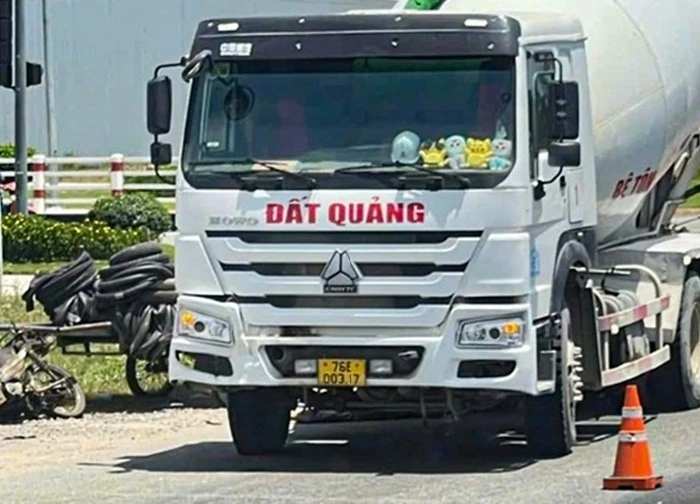 Quảng Ngãi: Xe trộn bê tông va chạm xe máy, một người tử vong tại chỗ