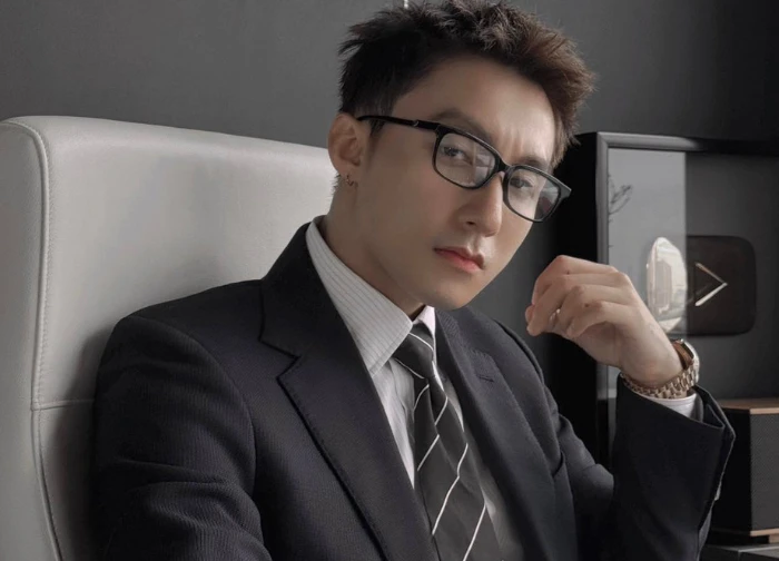 Son Tung reappeared in the midst of a storm of love, shocking visuals like the "male lead" coming out of the story