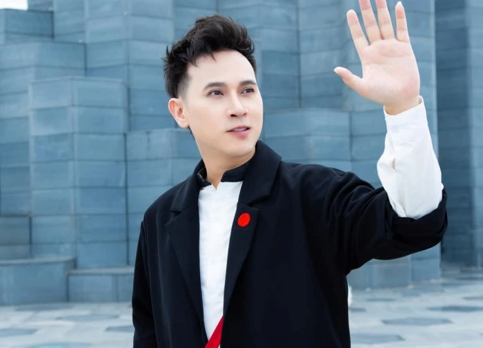 Tuổi 50 ca sĩ Nguyên Vũ: Lên chức viện phó, rất giàu nhưng không có vợ con