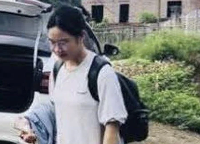 Nữ sinh ở Hà Nội bỏ nhà đi cùng 2 con mèo sau câu nói của mẹ