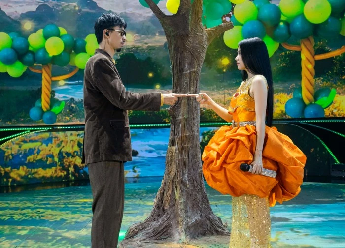 Đen Vâu lộ ảnh bế con gây "bão", phản ứng gì khi hỏi về Hoàng Thuỳ Linh?
