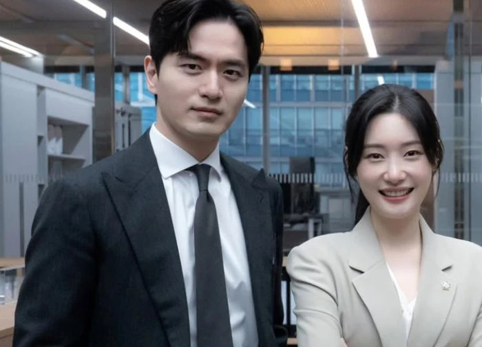 Beyond the Bar: the main couple exploded with chemistry from the first episode, their dialogue was "cool"