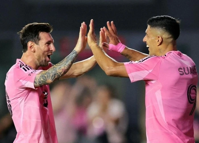 Suarez muốn giải nghệ cùng Messi