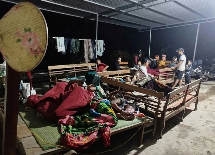 11 bản ở xã Nhôn Mai bị cô lập sau bão Kajiki