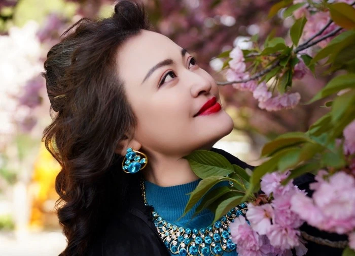 Cuộc sống tuổi U60 bên chồng tỷ phú của mỹ nhân gợi cảm nhất 'Thiên long bát bộ'