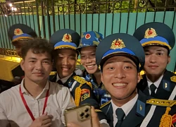 NSND Xuân Bắc lộ diện 'lấn át' visual dàn trai đẹp diễu binh, fan soi 1 chi tiết