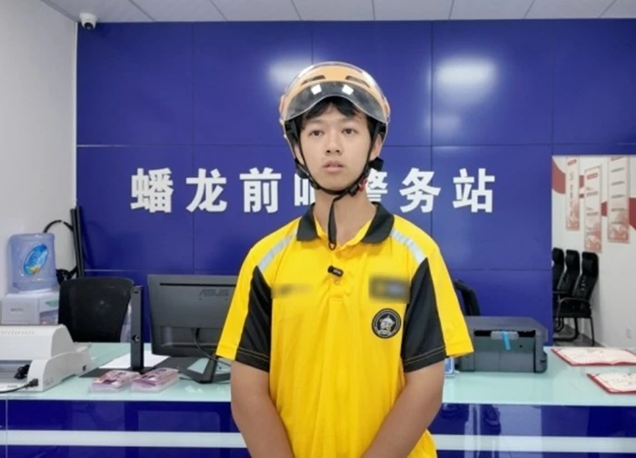 Thấy chữ viết bằng máu trên gối, shipper cứu người phụ nữ mắc kẹt