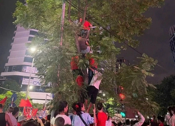 'Thông chốt' diễu binh ở Hà Nội: Đừng lặp lại những hình ảnh xấu xí