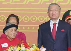 Mother Huyen: The old lady sat next to General Secretary To Lam on September 2, everyone's identity is respected