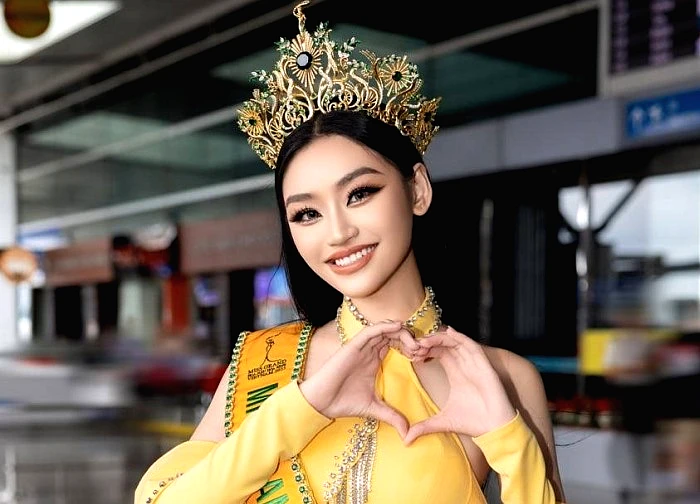 Hoa hậu Yến Nhi rơi vương miện khi vừa lên đường chinh chiến Miss Grand