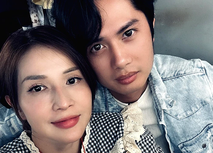 Huỳnh Phương 'tình tứ' với bạn diễn, Khả Như ghen 'lồng lộn', lộ tin 'tan vỡ'?
