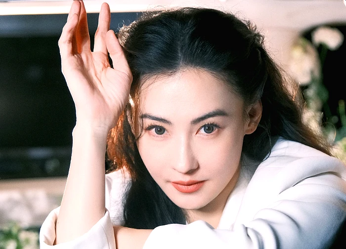 Cecilia Cheung 'absolutely' retires, Wang Jing publicly reveals the reason, fans shocked?