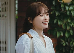 Phim của Song Joong Ki vừa chiếu đã nhận mưa lời khen: Nữ chính giống Song Hye Kyo quá trời, không muốn tua giây nào
