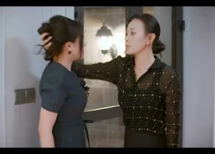 Phuong Oanh "leaned on" her husband, who just returned and directly "physically impacted" her co-star