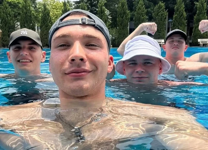 Russian servicemen let go of their shoulders, became feverish with Vietnam, uploaded a series of photos, revealed unforgettable things