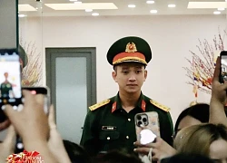 Thượng uý Lê Hoàng Hiệp đã về TP.HCM, hàng trăm người thấy được bóng lưng là mãn nguyện