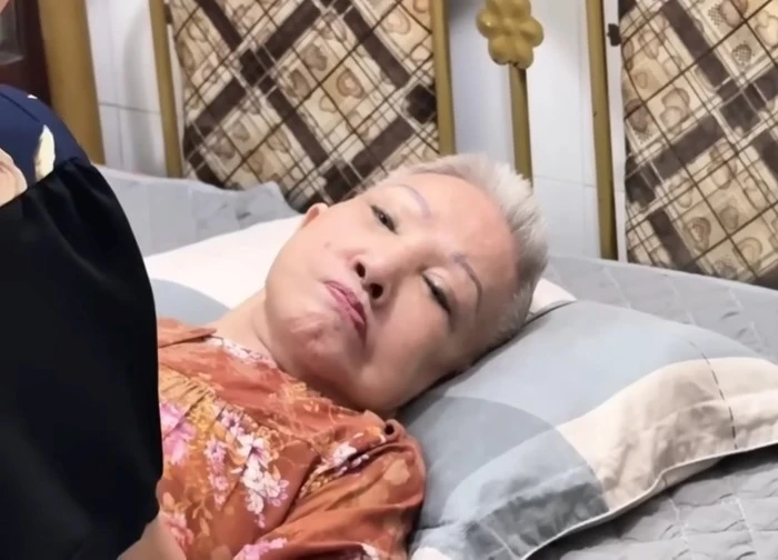 Xót xa "bà hoàng cải lương" ngày càng yếu, nằm một chỗ không còn nhớ ai