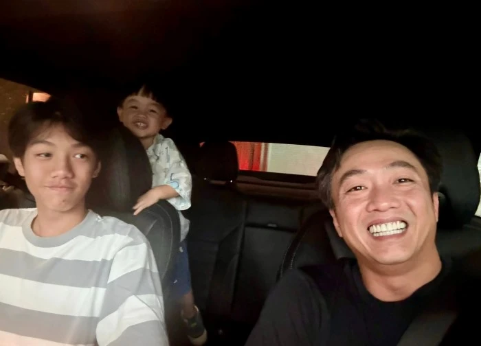 Subeo cuối tuần thư giãn cùng bố bên sân golf: Chuẩn thiếu gia nhà hào môn đây rồi