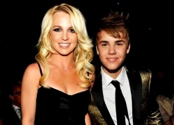 Justin Bieber bị 'ném đá' vì bộ ảnh, Britney Spears bất ngờ 'xuất chiêu' ẩn ý