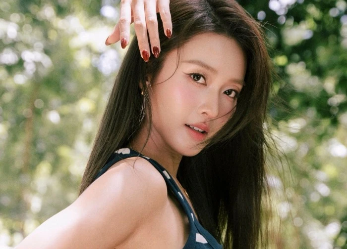 Mỹ nhân Việt lọt "mắt xanh" của báo Hàn, đẹp đến mức được ví như "bản sao Song Hye Kyo"?