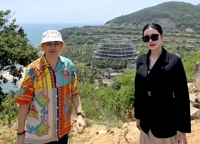 Ngan Collagen corrected the construction of a 22,000-hectare resort, almost equal to the area of the province?