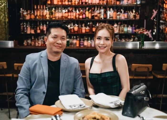 Vén màn hệ sinh thái "đẻ ra trứng vàng" của "nữ đại gia quận 7": Sự thật chồng là Tổng giám đốc VB Group, vợ sản xuất phim doanh thu hàng trăm tỷ đồng?