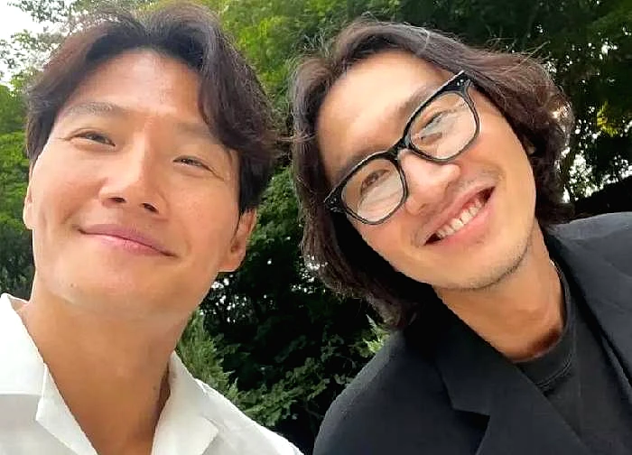 Kim Jong Kook scratched Lee Kwang so's face, thanked the entire Running Man cast except 1 person