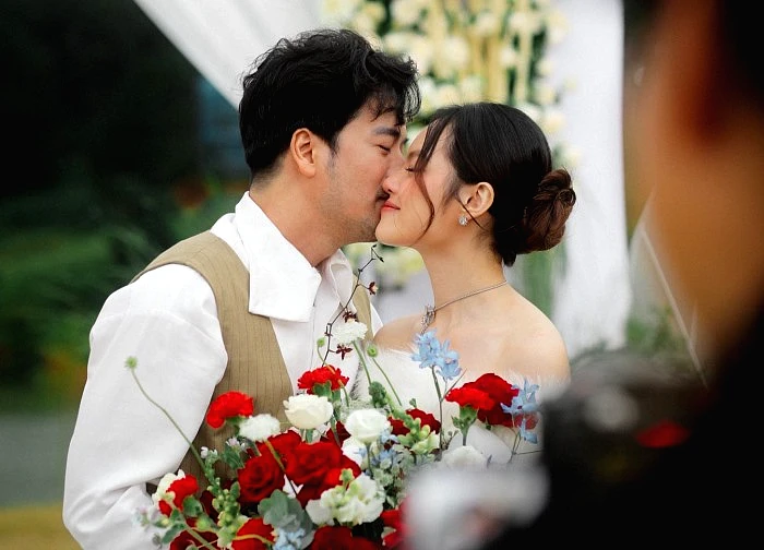 Sao nam từng huỷ hôn Ngọc Lan đã cầu hôn vợ bác sĩ kém 16 tuổi, hé lộ thời điểm tổ chức đám cưới