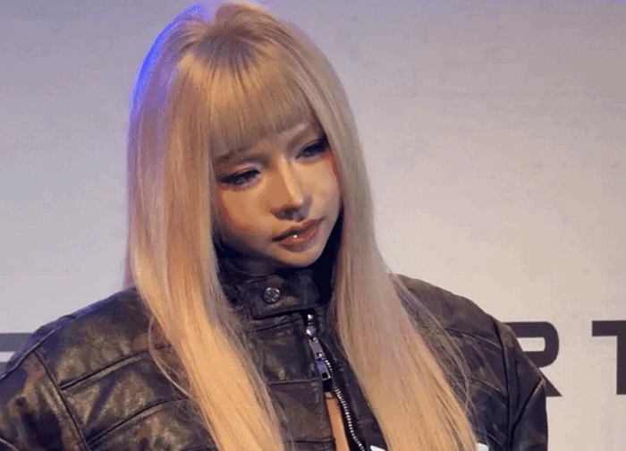 "Búp bê dao kéo" Việt Nam mỗi tháng thay 1 gương mặt, học Lisa mặt quần siêu ngắn nhưng... thê thảm