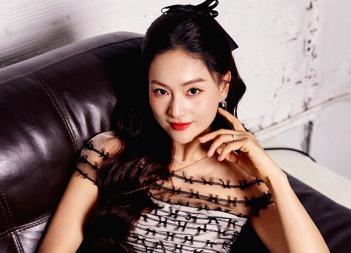 Lan Phương chia sẻ nỗi niềm ngày ra toà ly hôn với chồng Tây và lí do phải địu con đi cùng