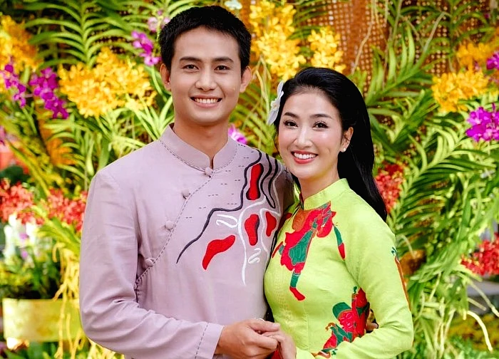 Nữ diễn viên hủy hôn bạn trai ngoại quốc sau 13 năm yêu, 40 tuổi công khai bạn trai kém 10 tuổi, cao 1m8