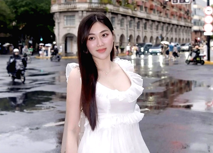 Bạn gái Đình Bắc lộ diện?