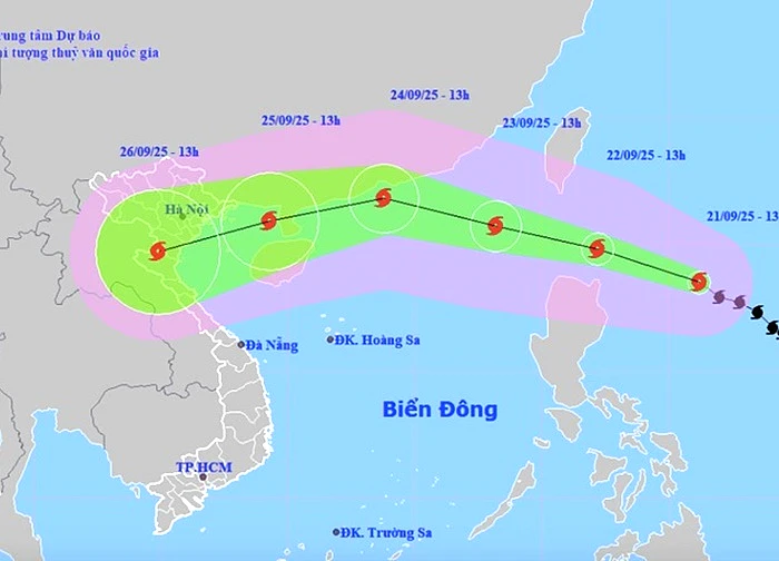 Bão Ragasa giật trên cấp 17, khả năng đổi hướng vào nước ta