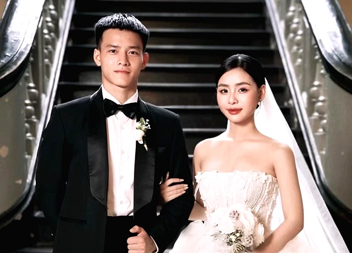 Hot boy miền Tây Nguyễn Thanh Nhàn: Visual đỉnh nhất U23 Việt Nam, 22 tuổi đã lên chức bố