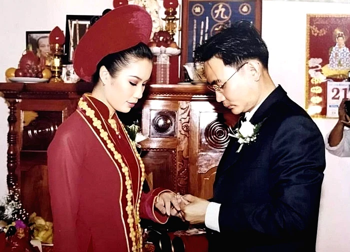 NSND Trịnh Kim Chi kỷ niệm 25 năm ngày cưới, hé lộ quà tặng chồng doanh nhân