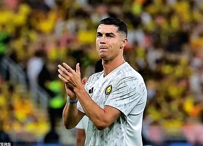 Cristiano Ronaldo ghi bàn tặng người cha quá cố