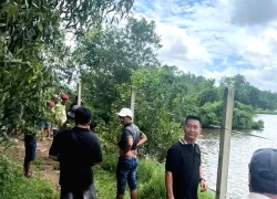Phát hiện nhiều vật chứng tại nơi đôi nam nữ tử vong, thi thể cách nhau 5m