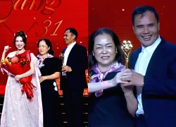 Hoa Minzy burst into tears, bringing her parents onto the stage to receive the 31st Mai Vàng Award.