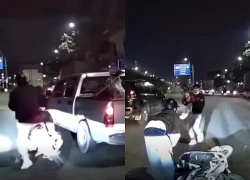 Khoảnh khắc thót tim: Xe bán tải ép ngã xe máy chở trẻ em ở Vành đai 3, phẫn nộ