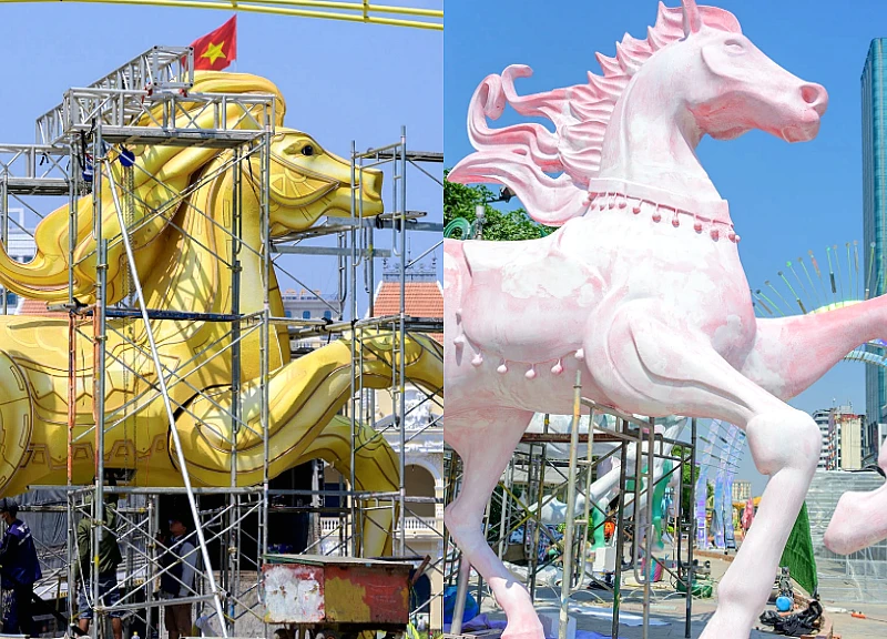 Linh vật ngựa khổng lồ đã xuất hiện tại đường hoa Nguyễn Huệ