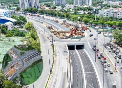 The An Phu underpass turned into a swimming pool, unexpectedly flooding deeply just half a month after it opened to traffic.