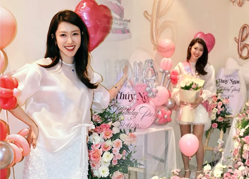 Thuy Ngan wore a white dress "like a muse", the new age visual caused a storm on the internet!