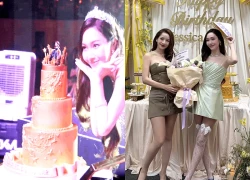 Jessica Jung brings SNSD's hit songs to Vietnam, Chi Pu shows her support, revealing their relationship.